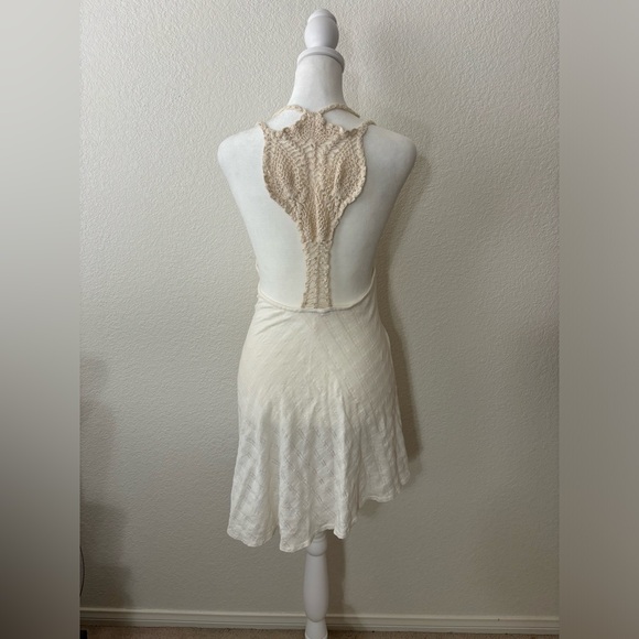 Free People crotchet asymmetrical top NWOT - Picture 3 of 4